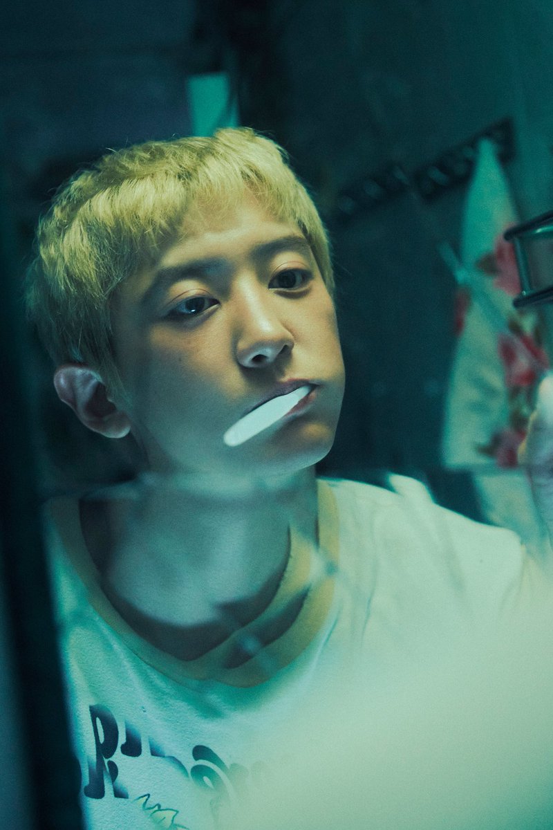 จะหงุดหงิดเวลาเจอคนหล่อ พอได้ส่องกระจกเลยต่อยกระจกแตกเพราะส่องแล้วเจอคนหล่อตลอดเลย

#BlackOut_TeaserImage2
#CHANYEOL_BlackOut
#CHANYEOL #찬열