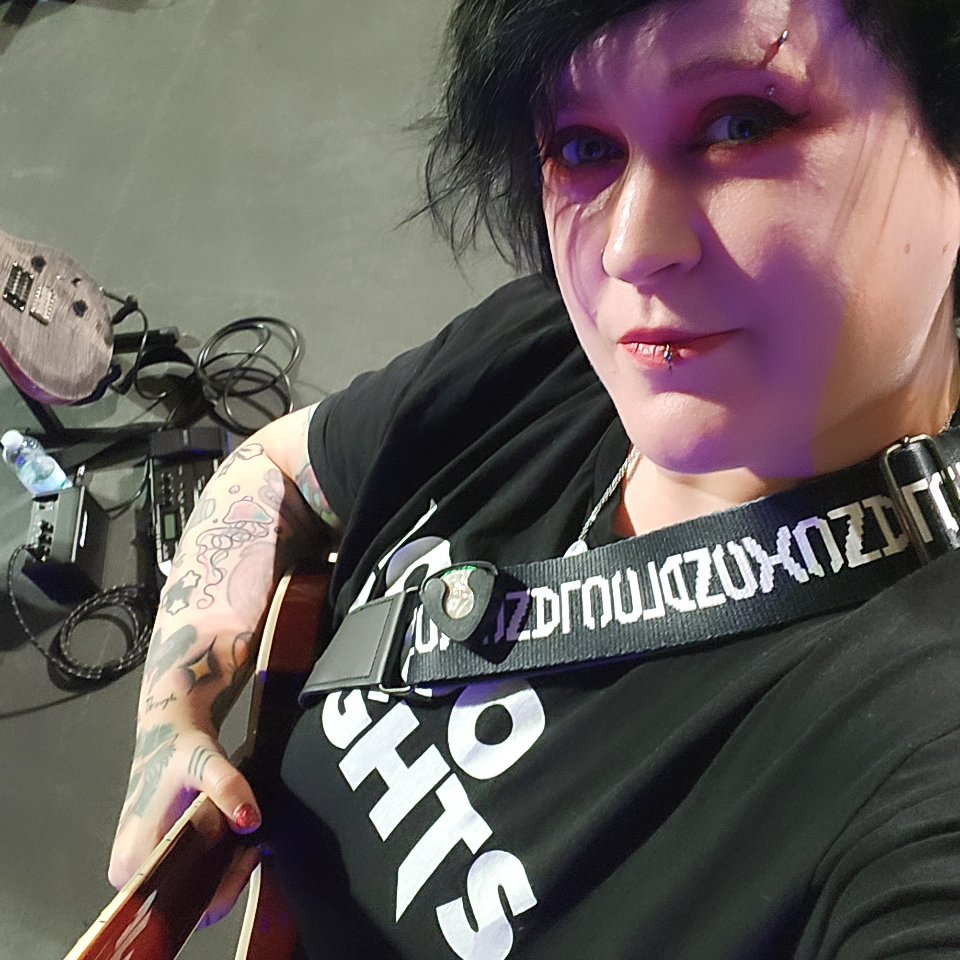 JenHamstar's tweet image. 1000 musicians. £130,000 raised for UPRAWR Mental health. I cannot get over how amazing last night was and how much fun it was. ❤️ #1000lights