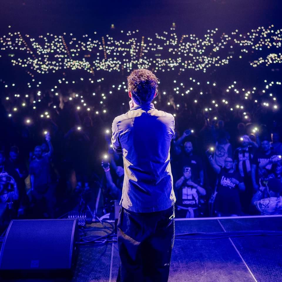 JenHamstar's tweet image. 1000 musicians. £130,000 raised for UPRAWR Mental health. I cannot get over how amazing last night was and how much fun it was. ❤️ #1000lights