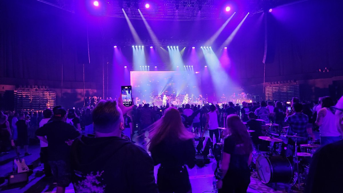 JenHamstar's tweet image. 1000 musicians. £130,000 raised for UPRAWR Mental health. I cannot get over how amazing last night was and how much fun it was. ❤️ #1000lights