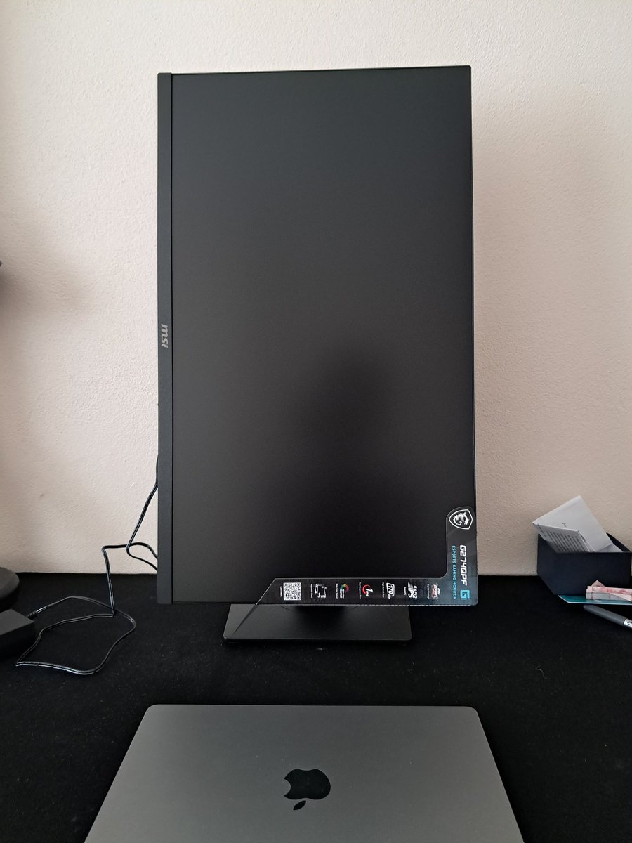 emre_developr's tweet image. Katılıyorum ama fiyatları biraz tuzlu benim gibi bütçesi dar olup pivot 27 inch monitör arayan varsa MSI düşünebilir. Yüksekliği de 14 inch macin arkasına koymak için çok uygun