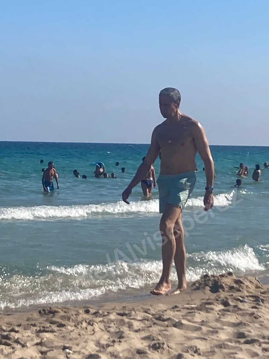 Menos mal que Zaplana, ya lleva libre por enfermedad terminal más de cinco años y solo está acusado de los delitos de blanqueo de capitales por valor de 4,5M€, cohecho, prevaricación, falsedad en documento mercantil y organización criminal
Imagina que llega a rapear , poner