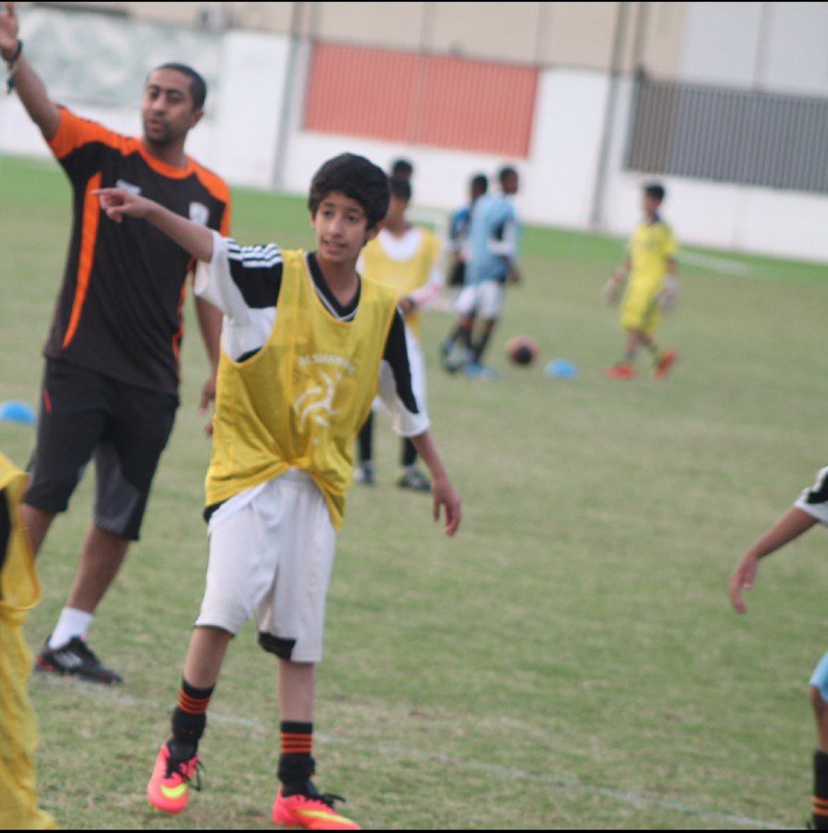 اليوم أودع بيتي والنادي الي له فضل كبير بعد الله علي أودع نادي الشباب بحب كبير واشكر كل من اشرف علي خلال فترتي ال ١٢ سنة فالنادي وجمهور الليث الكبير ومن هذي اللحظه أنا اول مشجع لهذا النادي الكبير الله يوفقني ويوفقكم ف الجاي ويكتب لنا الخير يارب شكراً لكم 🤍.