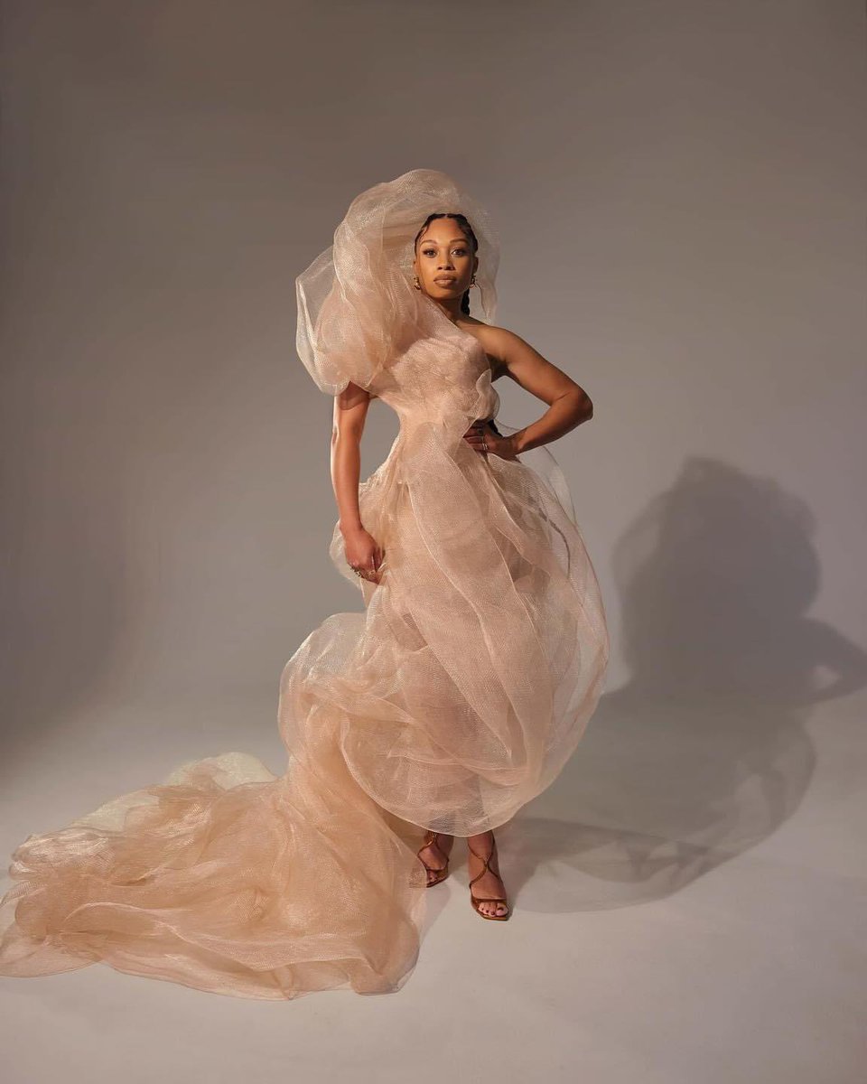The iconic <a href="/allysonfelix/">Allyson Felix</a> looks stunning for Flow Space 🖤