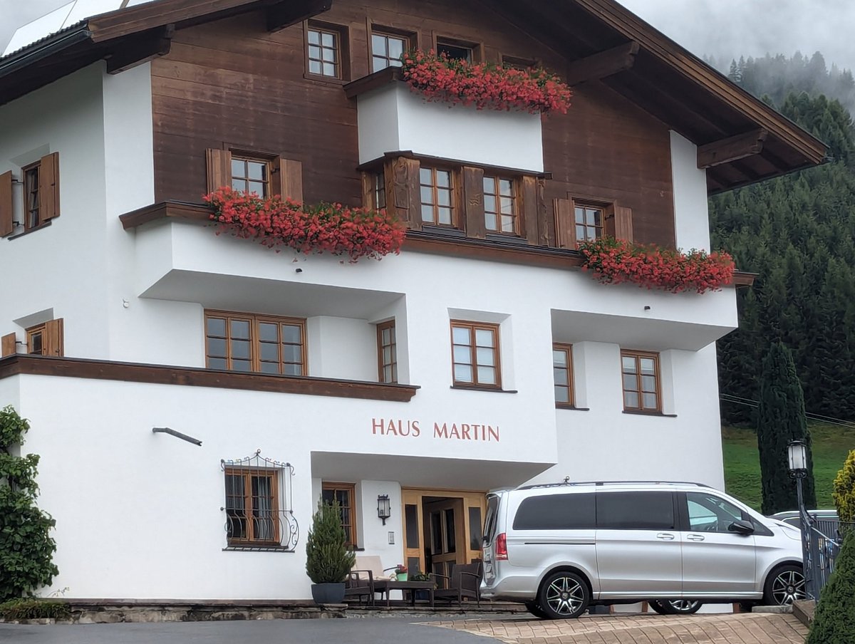 [RUSHES INTO RECEPTION]

WENS HAPPY HOUR?