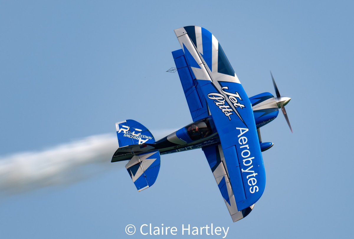 Claire Hartley (@chartleyphotos) on Twitter photo Another knife edge shot of <a href="/RichgoodwinS2S/">Rich Goodwin Airshows</a> <a href="/EB_Airshow/">Eastbourne Airshow</a> Another knife edge shot of <a href="/RichgoodwinS2S/">Rich Goodwin Airshows</a> <a href="/EB_Airshow/">Eastbourne Airshow</a>