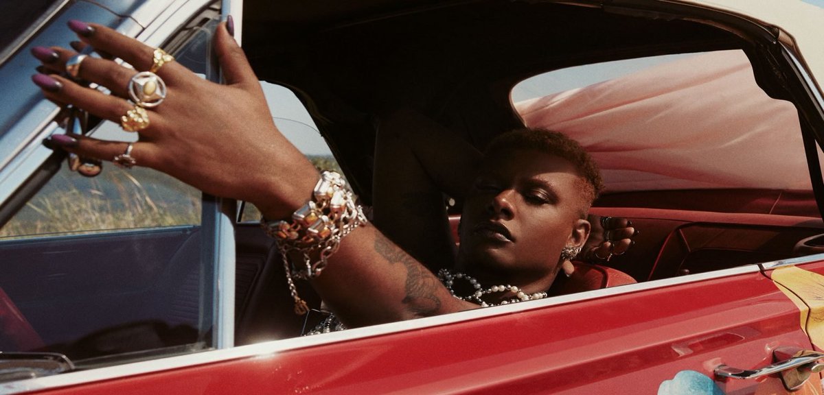 Bom dia! Pra começar bem essa segunda: agradeçam, bebam bastante água e ouçam "Caju" da <a href="/Liniker/">Liniker</a>  <3