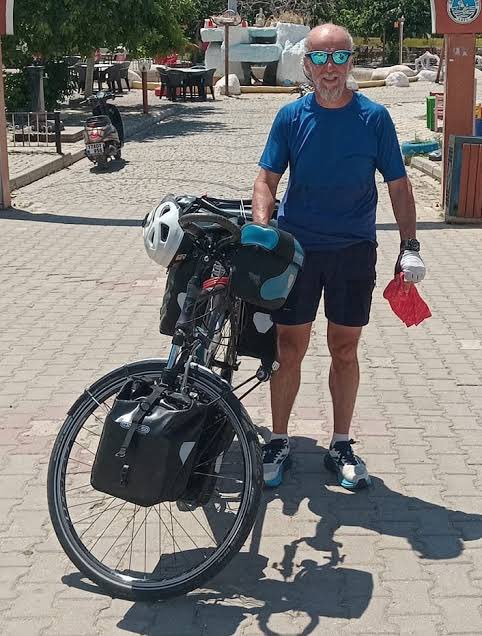 bisikletkulubu_'s tweet photo. Tekirdağ’ın Malkara ilçesinde TIR’ın arkadan çarptığı 56 yaşındaki bisiklet sürücüsü, emekli Albay Alpaslan Canbaz hayatını kaybetti…

TIR sürücüsü gözaltına alındı… https://t.co/e236UOVCXn