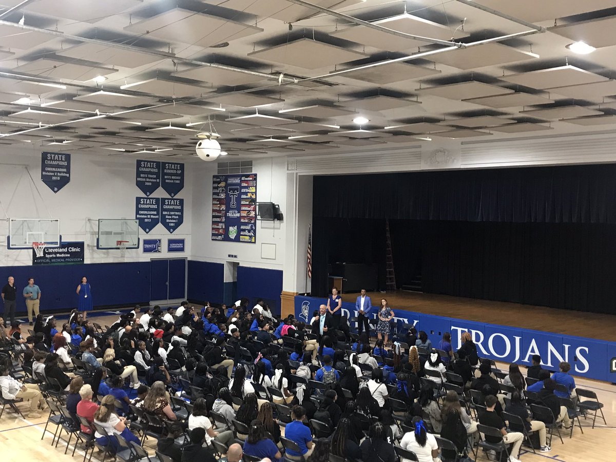 URBANGR1NDBBALL's tweet photo. CULTURE! CULTURE! CULTURE! It’s not a secret why we’re growing EXPONENTIALLY. 150 incoming freshman! #Blessedandhighlyfavored #TRINITYHIGHSCHOOL #smallschoolBIGHEART💙 https://t.co/SGHGWFi0Yj