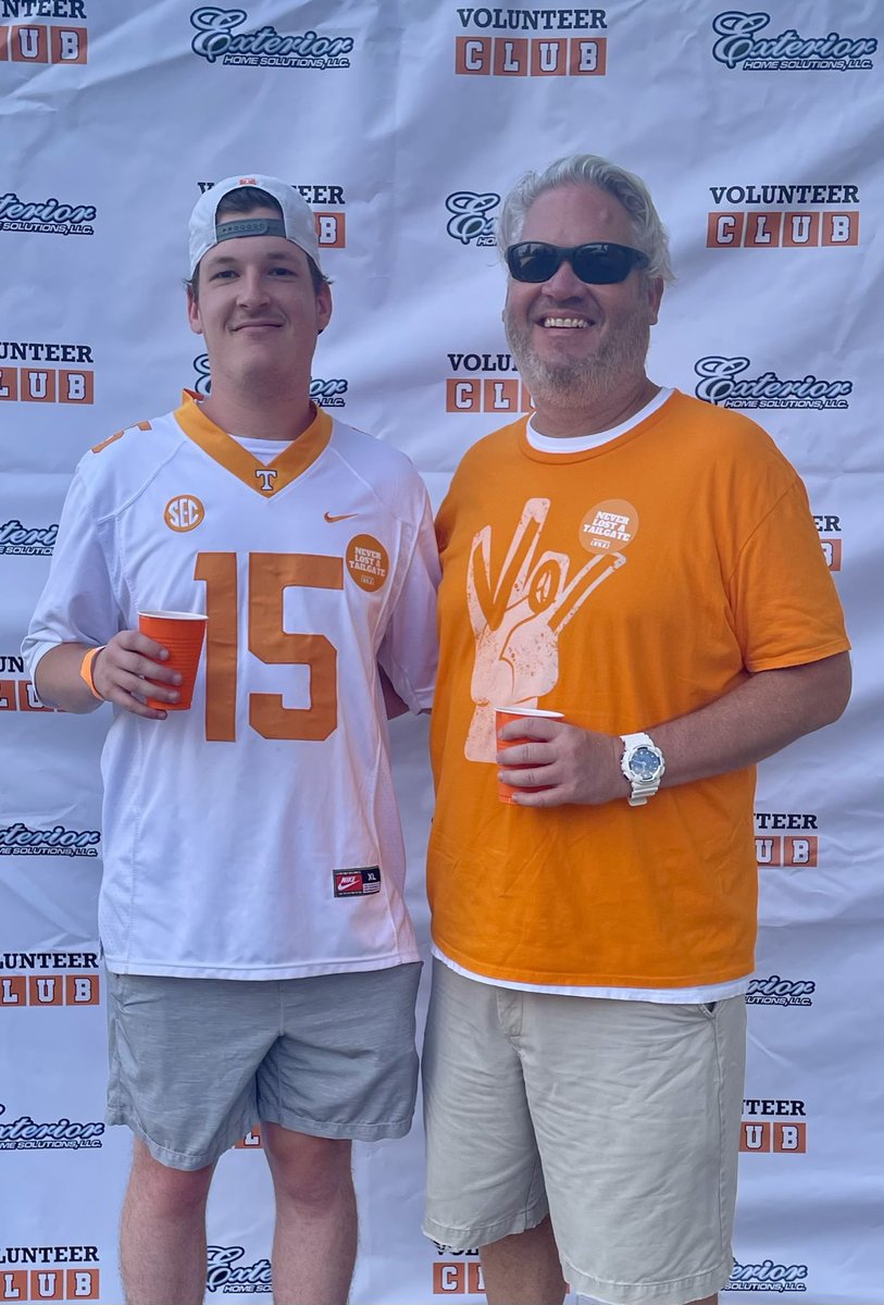 92Vol's tweet photo. Happy Birthday to a TRUE #VFL @PayneTrain51 #TeamPayne https://t.co/piSorlmpF4
