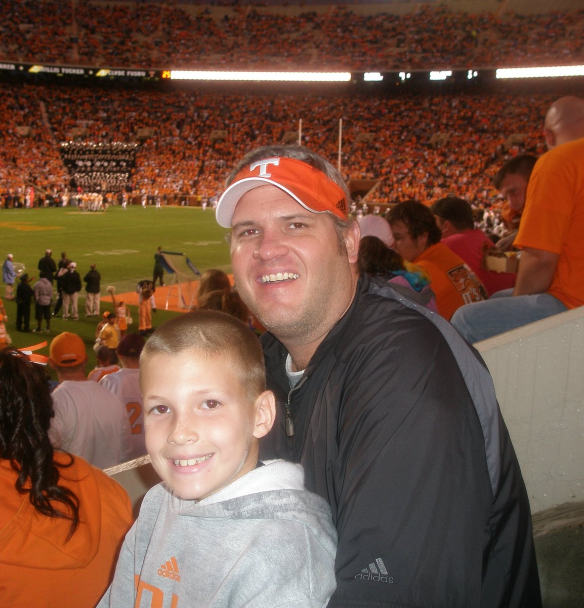 92Vol's tweet photo. Happy Birthday to a TRUE #VFL @PayneTrain51 #TeamPayne https://t.co/piSorlmpF4