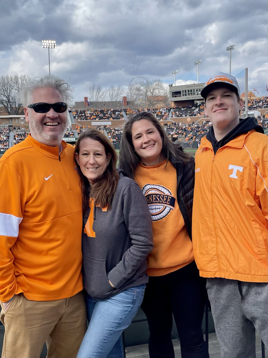92Vol's tweet photo. Happy Birthday to a TRUE #VFL @PayneTrain51 #TeamPayne https://t.co/piSorlmpF4