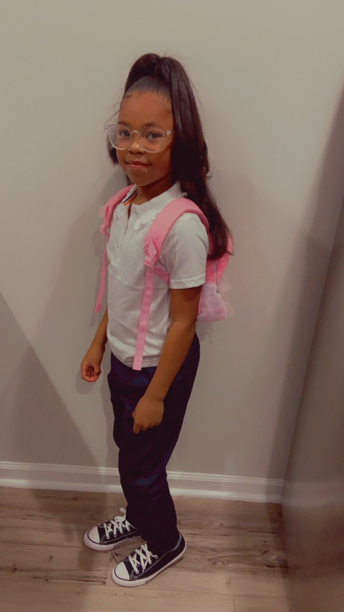 _JuicyB's tweet image. Bai takes 3rd grade! #NewState #NewSchool 💕📚

&amp;amp; I’m proud of myself cause i can’t do hair but hers turned out cute! 😍