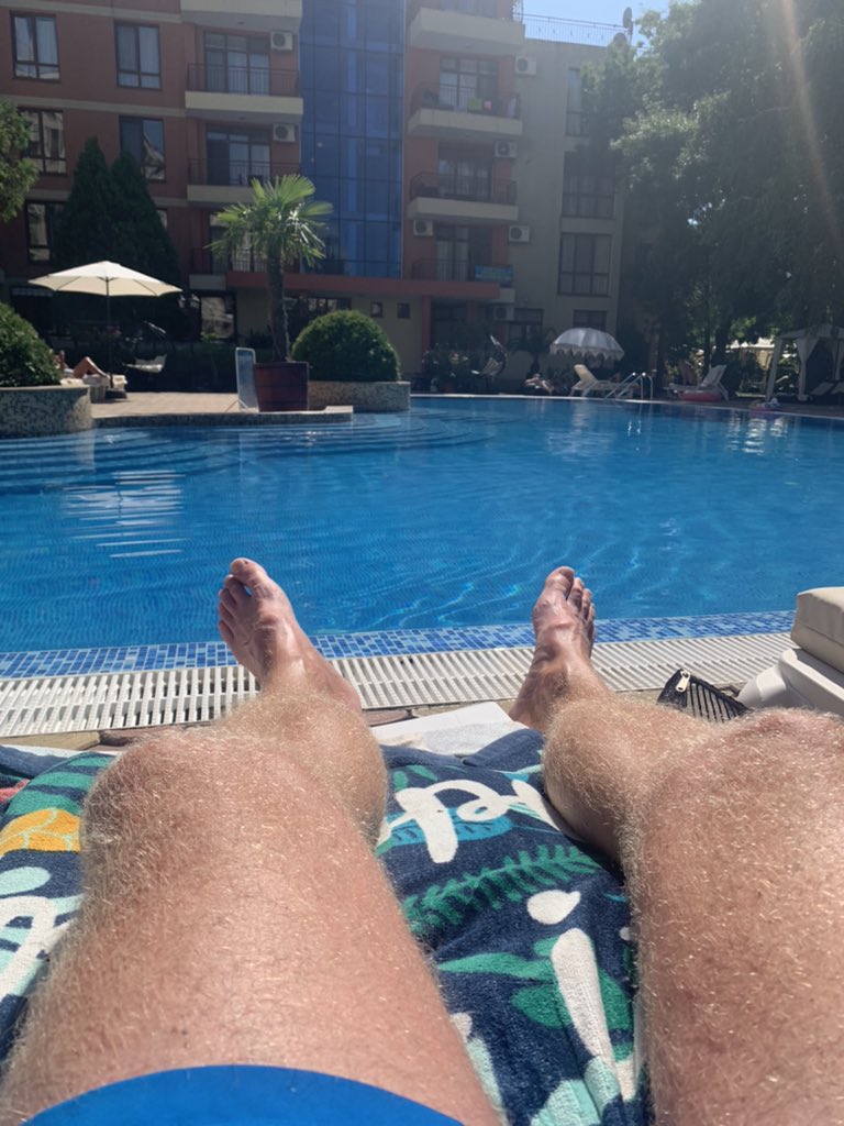 PREENALDO's tweet photo. Had worse Mondays 😎🇧🇬 https://t.co/FoVi3sxdus