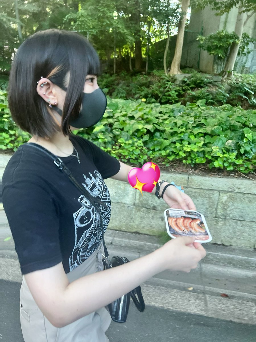 dokuringochan's tweet photo. 女性の体は薄ければ薄い方がいいと言ったやつ、出てきなさい、ムチムチに人権を与えなさい https://t.co/ew8IdbamC5