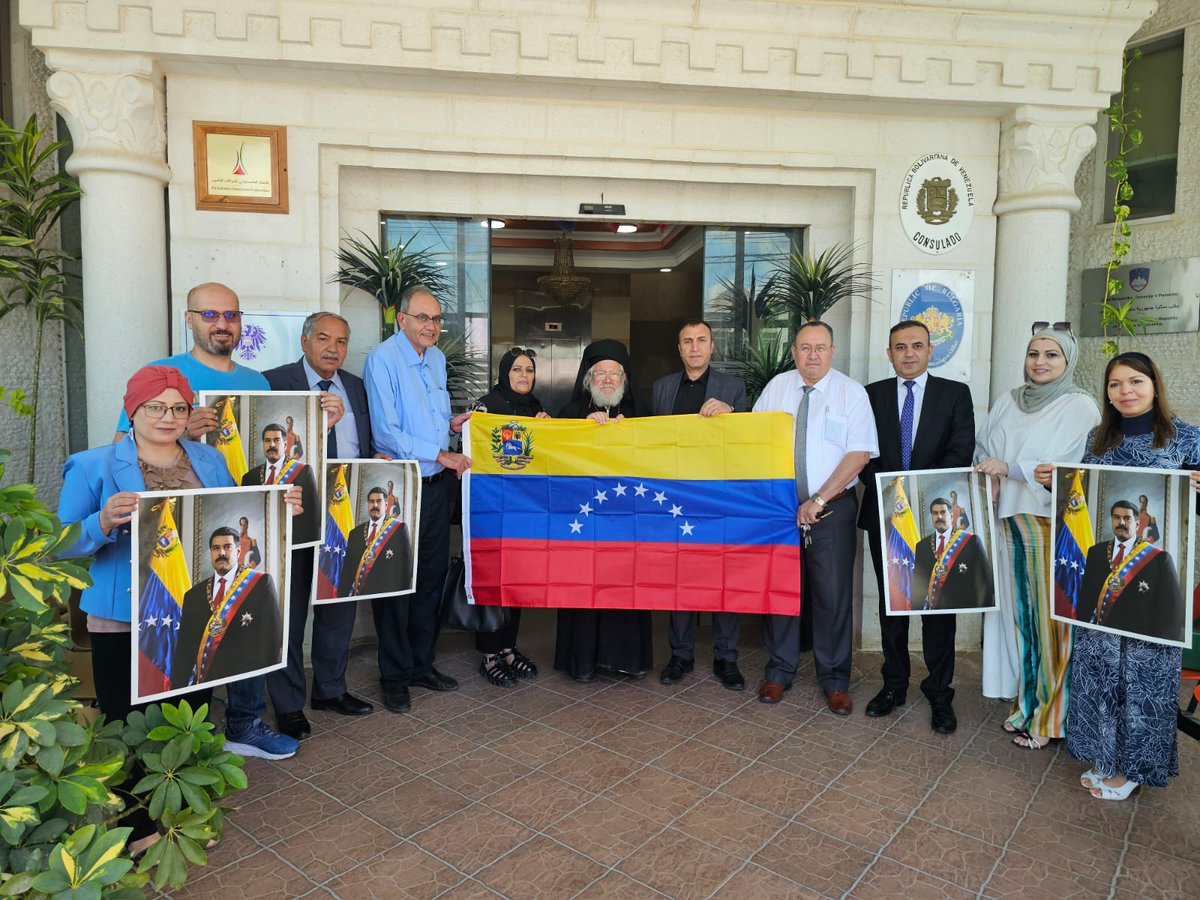 Desde la Embajada de la República Bolivariana de Venezuela en Palestina 17 de Agosto día de solidaridad Internacional con Venezuela recibimos Solidarios Palestinos donde confirmaron su apoyo al Pueblo Bolivariano y al Presidente legítimo Nicolás Maduro @CancilleriaVE <a href="/yvangil/">Yvan Gil</a>