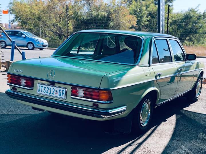 cticargroup's tweet photo. Old is golden. A rare gem 💎. 

1982 Mercedes Benz W123 with 60,000kms and one previous owner.

PRICE: 💰BWP 199,900.00💰

Contact our office CTI Car Group to pre-order. 

       ☎️373-1103 / 📲71 129 102

#mercedes #benz #mercedesbenz #w123 https://t.co/Hc4UgJa9rX