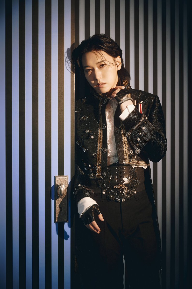 whatthekpop1's tweet image. #Sungmin unveils the first set of teaser images for his digital single, 'YO.YO.YO.'. #kstar #kmusic