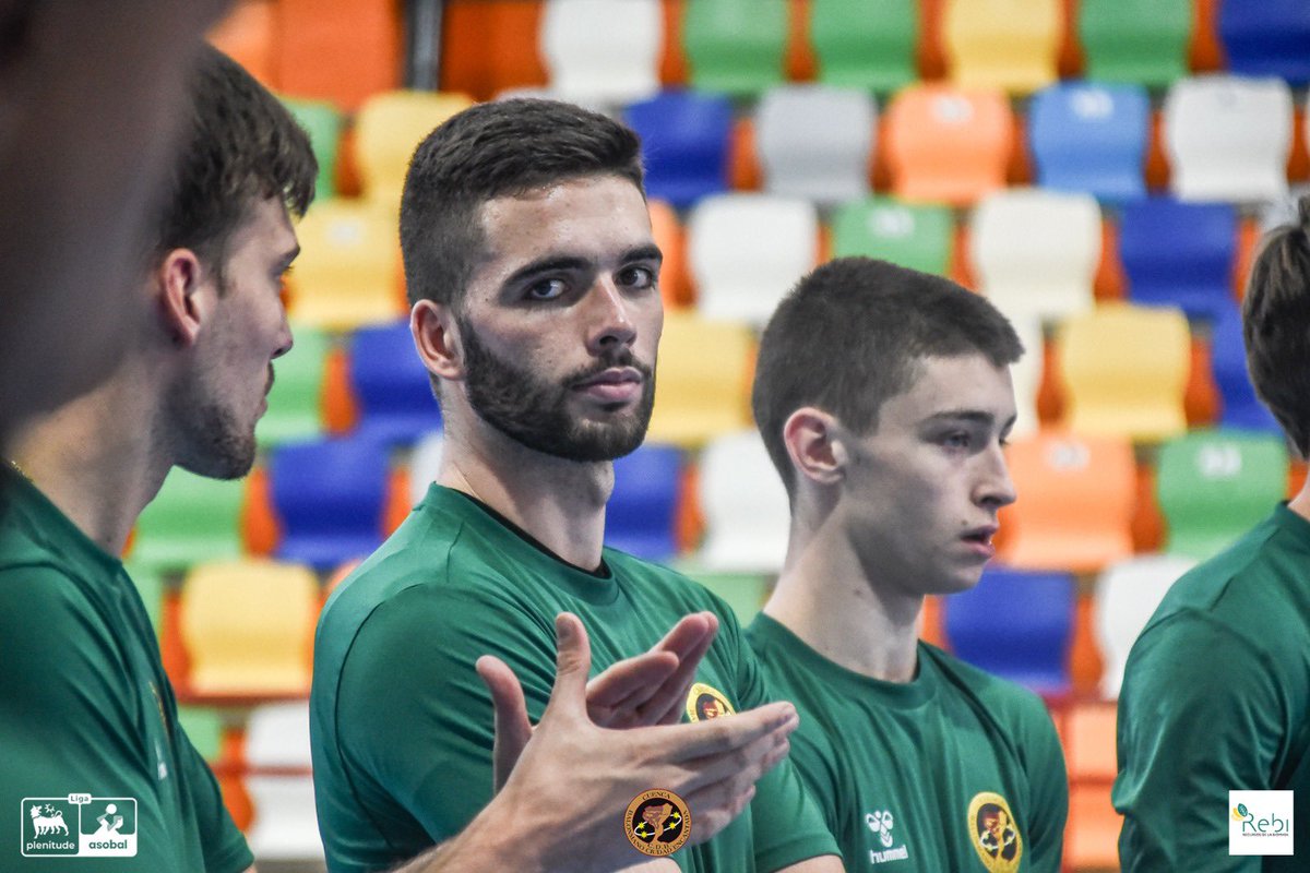 BMCdadEncantada's tweet photo. 💪💪 Comienza una nueva semana de pretemporada. 

➡️Hoy tocaba un poco de físico a las órdenes de Pablo Vellisca‼️

#VamosCuenca
#AbonateAlREBI https://t.co/eyUyOERjbs