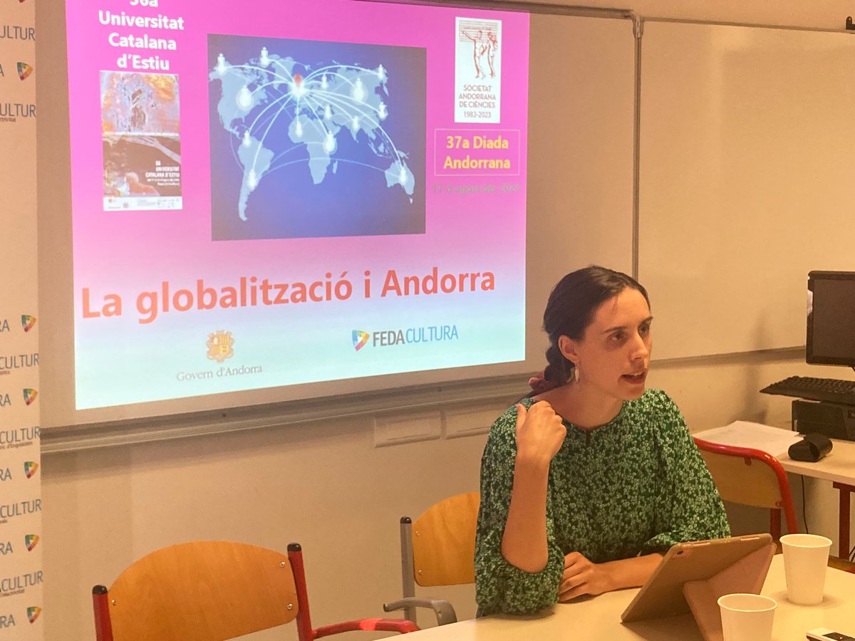 AQUA (@aqua_andorra) on Twitter photo 🎓 La @paula_pvidal, tècnica d'AQUA, va exposar a la
<a href="/UCE_CAT/">Universitat Catalana d'Estiu</a> els factors d’expansió del sistema d’ensenyament superior andorrà i va destacar la responsabilitat pública per consolidar-lo.
🔗Llegeix la seva ponència: aqua.ad/sites/default/…
#AsseguramentdelaQualitat 🎓 La @paula_pvidal, tècnica d'AQUA, va exposar a la
<a href="/UCE_CAT/">Universitat Catalana d'Estiu</a> els factors d’expansió del sistema d’ensenyament superior andorrà i va destacar la responsabilitat pública per consolidar-lo.
🔗Llegeix la seva ponència: aqua.ad/sites/default/…
#AsseguramentdelaQualitat
