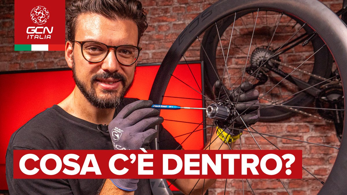 gcnItalia's tweet photo. Benvenuti a un nuovo episodio di #manutenzione di GCN Italia! 👨🏫
Giorgio ti spiegherà #corpetti #ruota libera e #cassette: come funziona un corpetto ruota libera e come si interfaccia con un #paccopignoni e con il #mozzo.
🚴🏻♂️ 🪛 👉 https://t.co/UzWvCTHTXP https://t.co/ykYstZqwGo