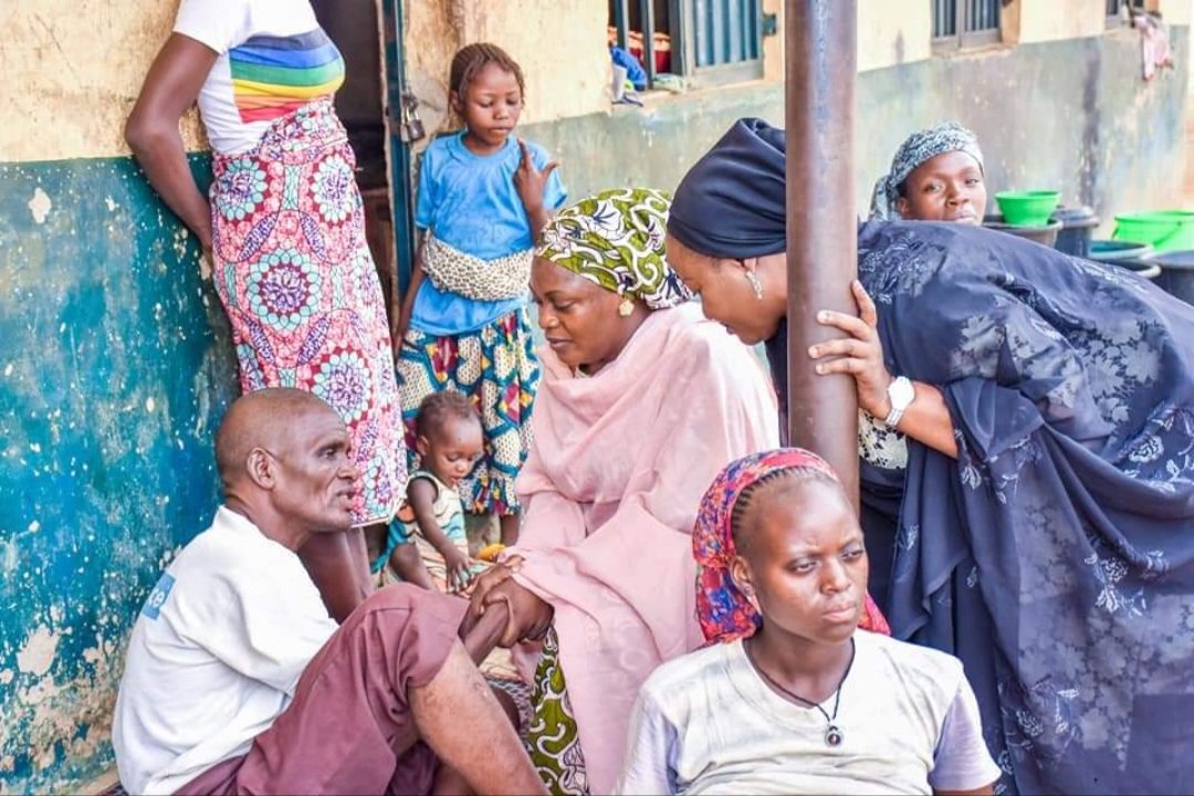 PhateemahAbuba5's tweet image. World Humanitarian Day focuses on a specific theme to draw attention to different aspects of humanitarian work, aiming to increase awareness, encourage action, and generate support for humanitarian causes globally&quot;.✨🙏😘❤️💕
#humanity 
#humanitarianservice 
#givebacktocommunity