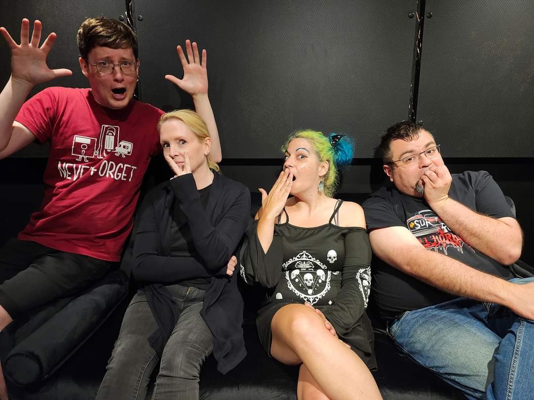 Notre 2e épisode! Discussion consacrée à l'horreur avec la cinéaste <a href="/IzabelGrondin/">Izabel Grondin</a>, l'auteur Philippe-Aubert Côté et l'autrice Anne-Marie Bouthillier. On y aborde entre autres une épineuse question : l'horreur est-elle un genre littéraire?
baladoquebec.ca/letrange-progr…