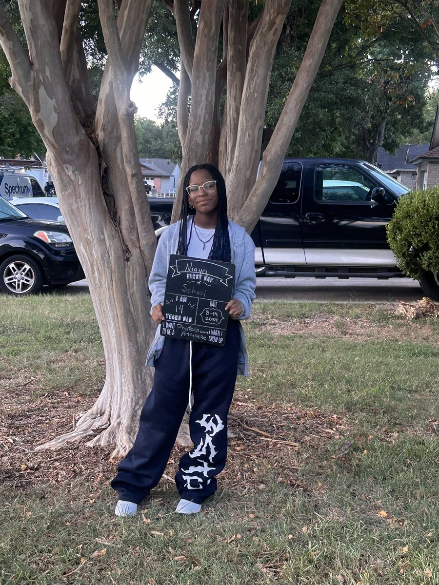 shauntamathis's tweet image. My crew #firstdayvibes