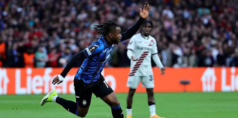 LMDPSG's tweet photo. Ademola Lookman a pris sa décision, il veut rejoindre le #PSG cet été ! 

L’international nigérian a été écarté du groupe de l’Atalanta qui affrontera Lecce ce soir.

L’Atalanta réclame au moins 40 millions d’euros !

📰 La Gazetta dello Sport https://t.co/kbgjN8b1sM