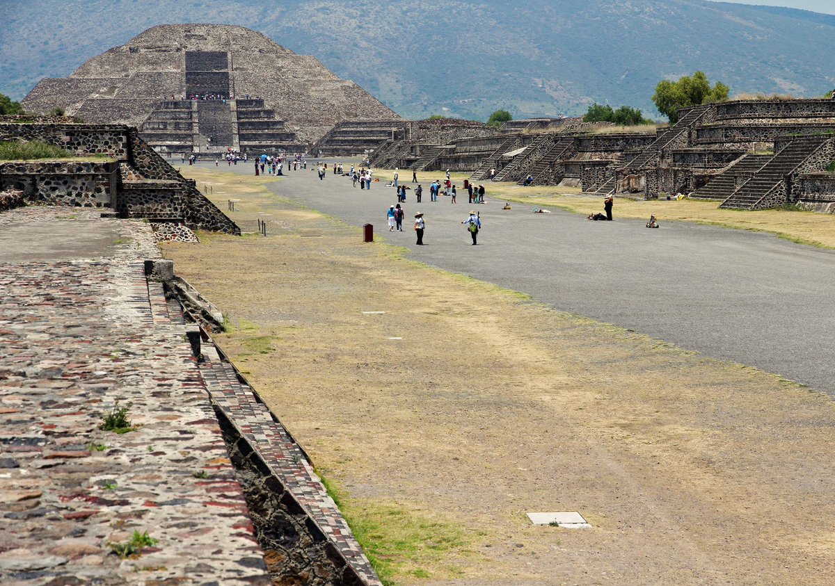 テオティワカンの月のピラミッド。

#月のピラミッド
#テオティワカン
#メキシコ
#アステカ文明
#ピラミッド
#世界遺産
#piramidedelaluna
#teotihuacan
#mexico
#azteca
#pyramid
#worldheritage