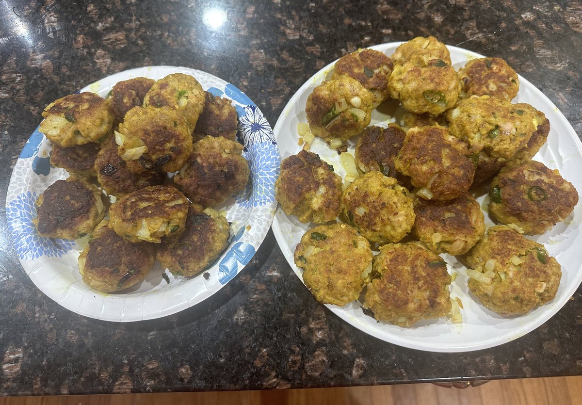 SapnaKmd's tweet photo. Sending a kid off to college in 5 days is inspiring my cooking vibes- chicken malai kabobs, tandoori chicken, and spicy 🥒 pulao with raita. Scrumptious! 

Kabob recipe here via @Get_Curried https://t.co/CR31mycfdD #MedTwitterChef https://t.co/DEcOSMvysj