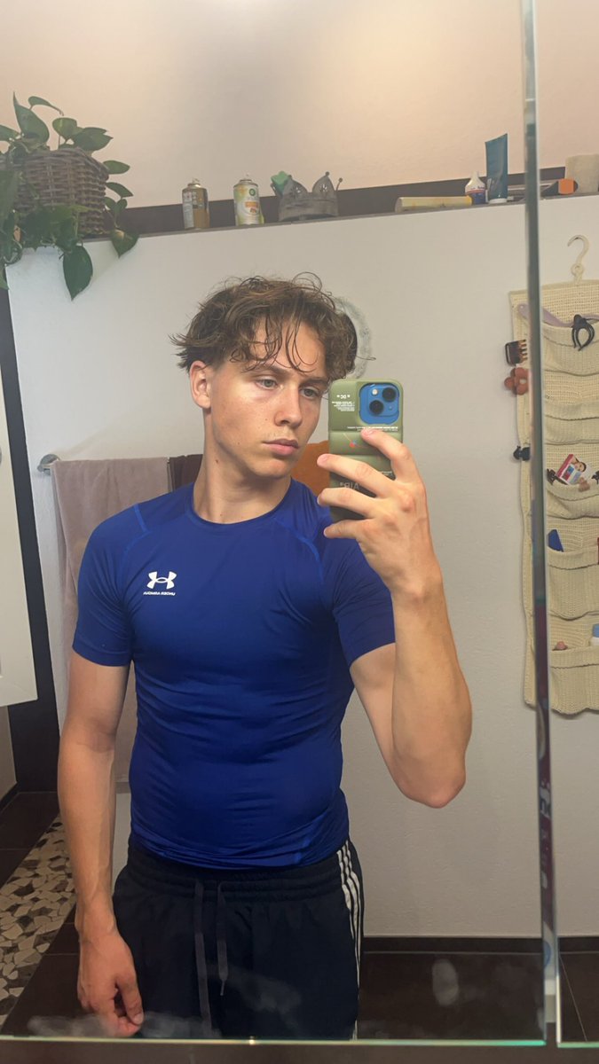 Luckfn7's tweet photo. Wie ist neue season ihr gamers?😭🤣 https://t.co/ZLRZddFvns