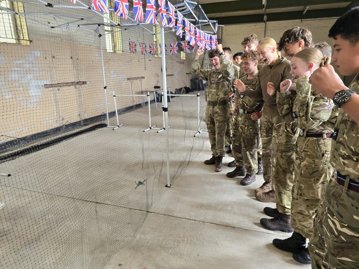 PS. Looked in the lego indoor drones activity. Not the best pictures, but they did manage to get some self-built lego drones airborne. Well done!