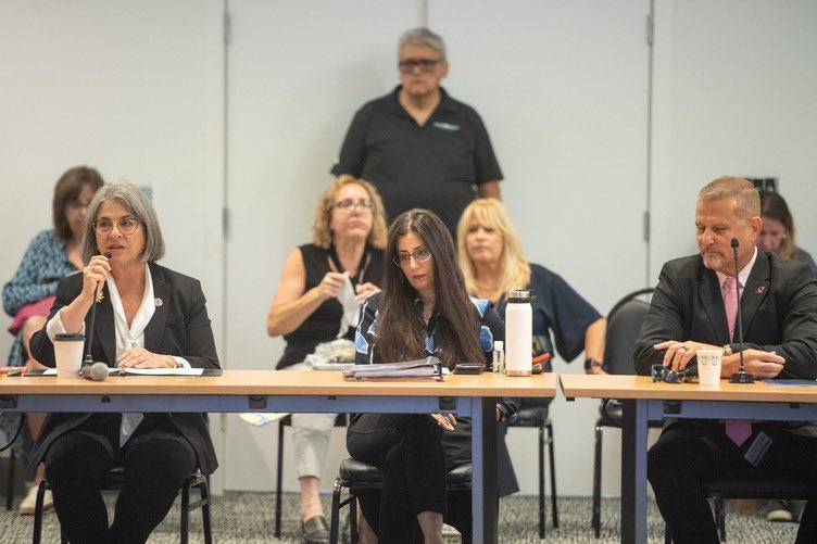 MiamiDadeEM's tweet photo. Proud to support @MayorDaniella in leading efforts to enhance flood preparedness across Miami-Dade. Collaboration is key as we work to protect our community and build a more resilient future. #MiamiDadeStrong #FloodPreparedness https://t.co/l26u8KiPKN