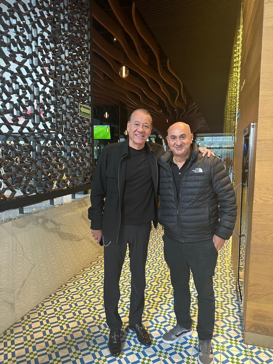 yatevikatan's tweet photo. Un verdadero hermano es lo máximo  gracias por tus consejos. Que todo lo mejor de la  vida se te multiplique @erescalona11 https://t.co/NafnxkDcJA