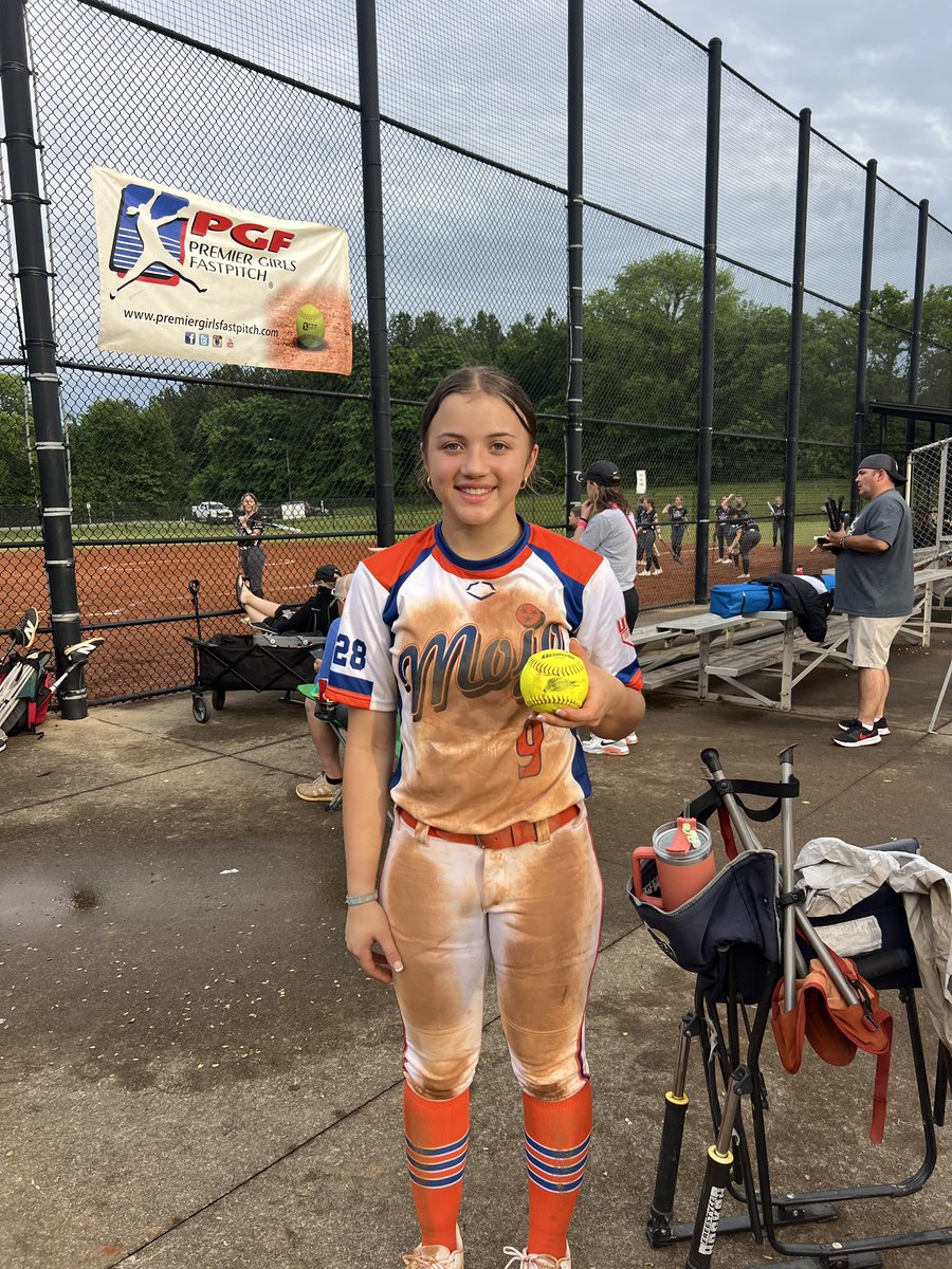 Claudia155152's tweet photo. #baseball #baseballlife #double #barrel #varsity #varsitybaseball #varsitybaseball #game #gamesblog #softball https://t.co/9sh71xyEDZ