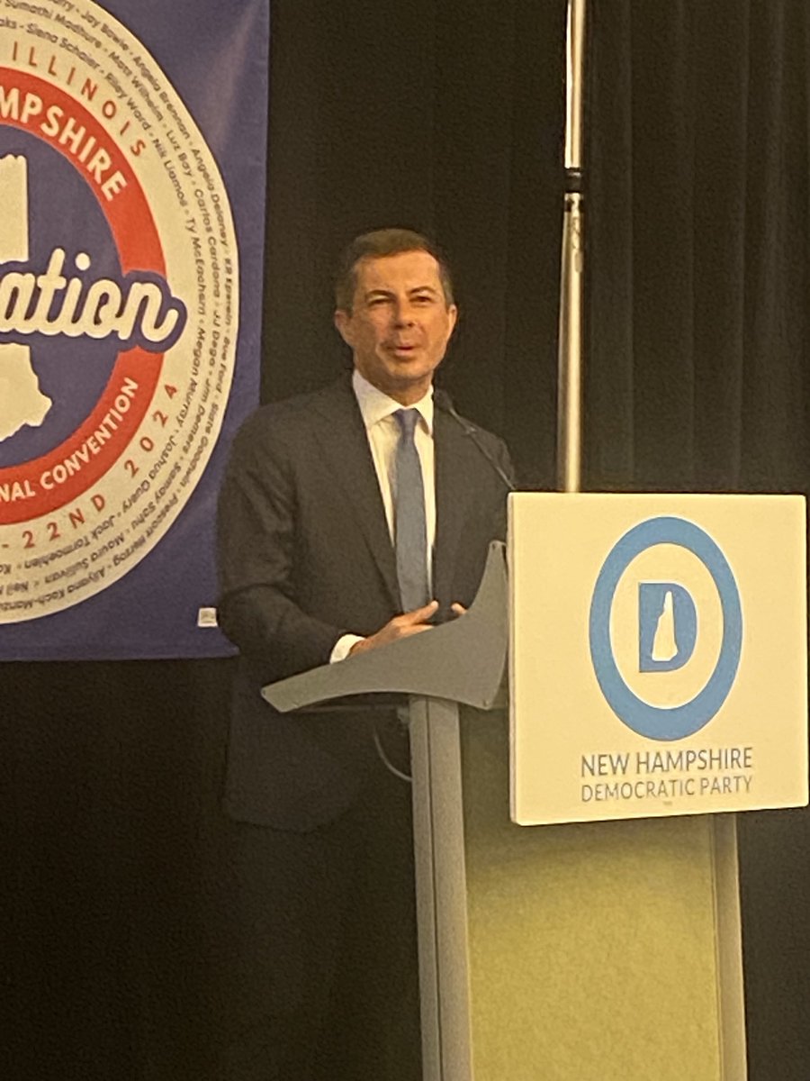 Starting the morning with a visit from Pete Buttigieg at the NH Delegate breakfast.  #nhpolitics ⁦@KamalaforNH⁩