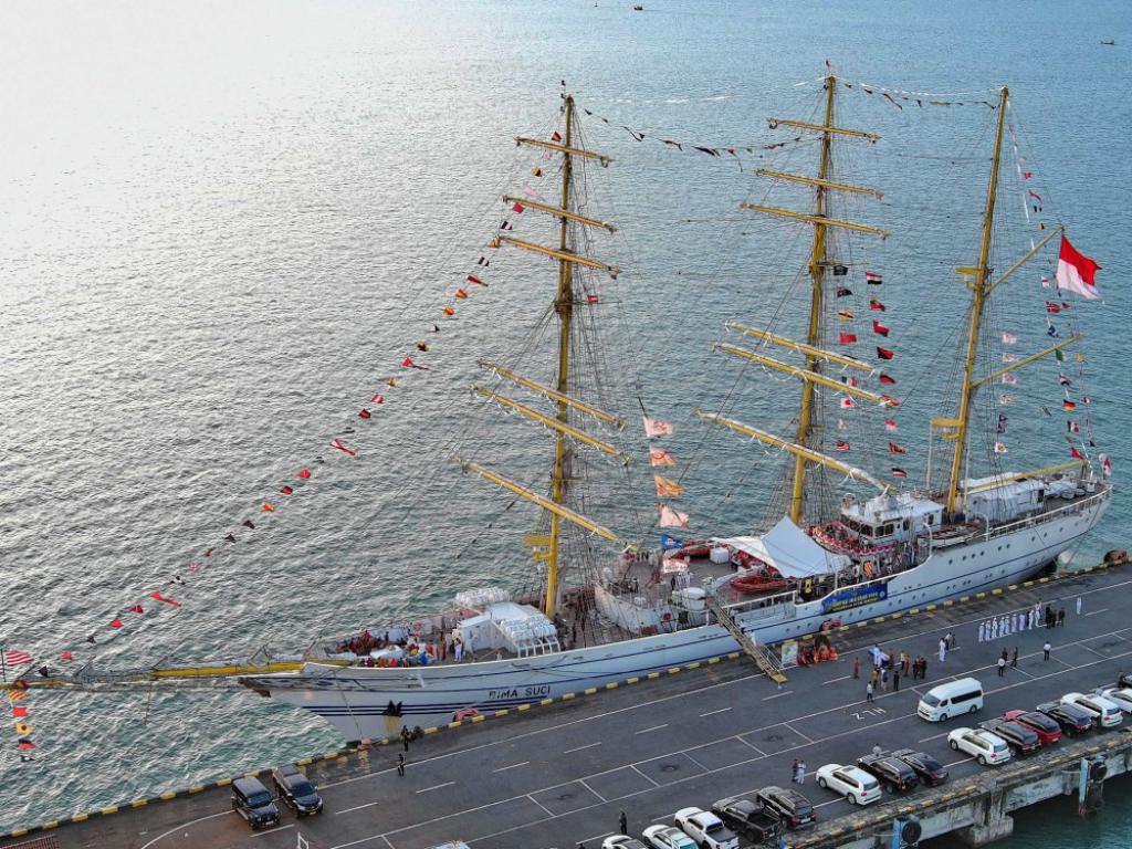 USAI SINGGAHI KAMBOJA, KRI BIMA SUCI LANJUTKAN MISINYA MENUJU VIETNAM
tnial.mil.id/berita/74627/U…