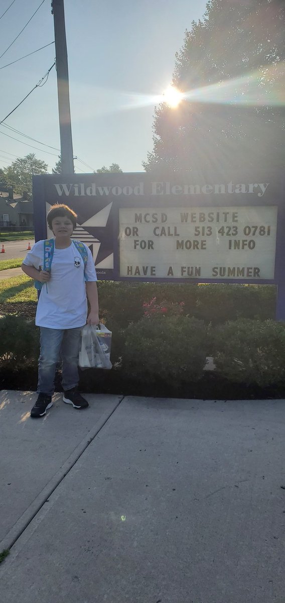 BrookeH23068311's tweet photo. First day of 5th grade! Hope you have a great day Bubba @MiddletownOH #MiddiesFirstDay https://t.co/i9zAKOWc9j