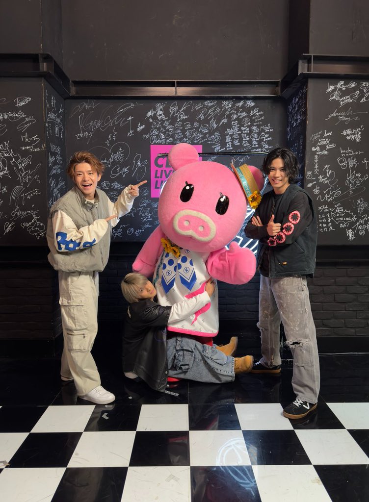 _shokunnn's tweet photo. もうほんっっっっとに可愛すぎて可愛すぎていい加減にして欲しい😭🫶🏻
愛おしすぎて苦しい🥹🥹💓
#INZMフルZM
#Number_i
#紫耀くん https://t.co/l68JdCaJAu