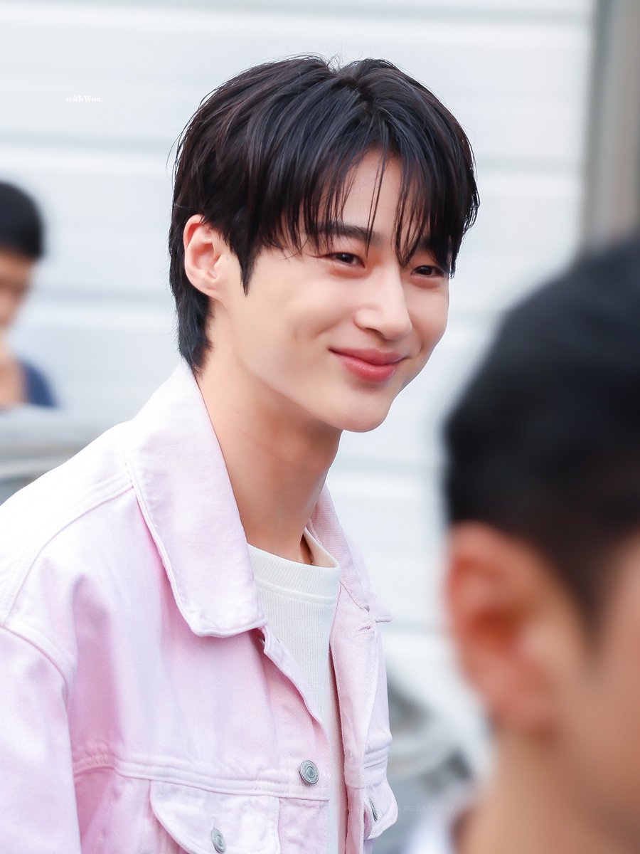_withwooS2's tweet photo. 240819 스탠바이미 HQ
더 예쁘게 찍어줬어야 돼😓

#변우석 #ByeonWooSeok https://t.co/FNqelKBsPf