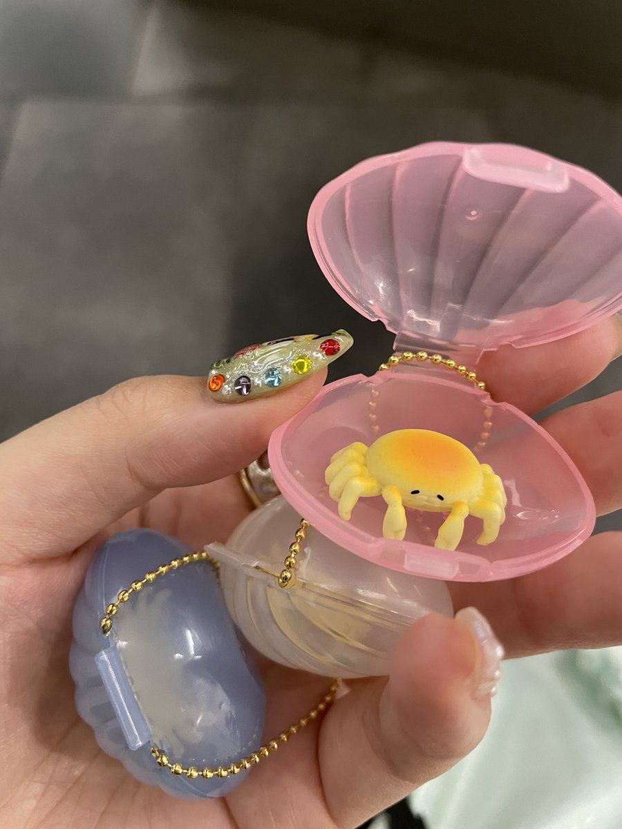 haribo53's tweet photo. ピンノのガチャやっと見つけて3回でだぶりなし🦀 https://t.co/qx2hYrncTU