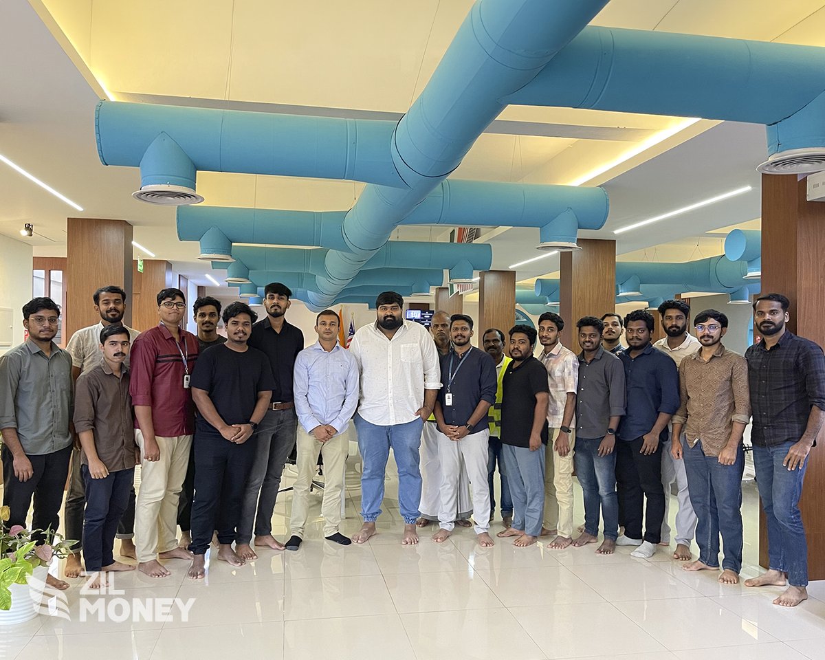 zilmoney_opns's tweet photo. Zil Money welcomed Instagram food influencer, Basim's Plate, for a casual office visit, interaction with leadership and engaging conversation with team members!🎉

https://t.co/taYeHlzOTQ

#Proudzillian #ZilMoney #ZilMoneyExperience #BasimsPlate #OfficeVisit #FoodInfluencer https://t.co/UIBrtHjiXc