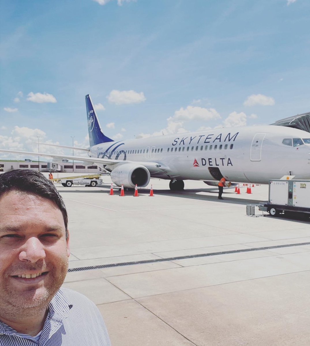 BrianKal's tweet image. Happy #NationalAviationDay. I’ve made my career in this space and wouldn’t have it any other way. 

Grateful now for the @AAAEDelivers members who love showing off their airports when I visit, including in these photos @FlySJC @COSAirport @FlyLouisville + bonus @MUC_Airport