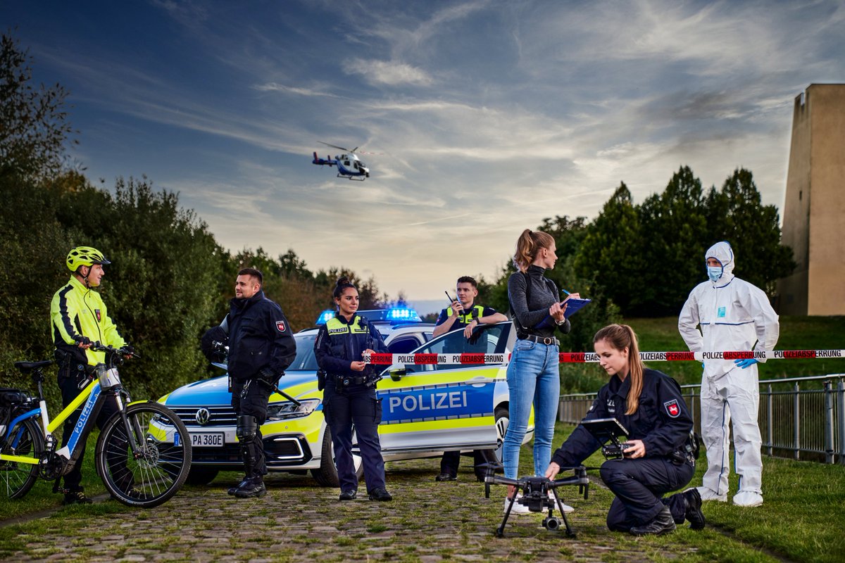 Polizei Hannover (@polizei_h) on Twitter photo SAVE THE DATE ❗️ Recruiting Day 2024
Am Samstag, 07.09.2024, veranstaltet die Polizeidirektion Hannover gemeinsam mit dem <a href="/PolizeiNI_lka/">LKA Niedersachsen</a> und <a href="/Polizei_ZPD_NI/">Polizei ZPD NI</a> im Erika-Fisch-Stadion den Recruiting Day.
Weitere Infos: polizei-studium.de/veranstaltunge… SAVE THE DATE ❗️ Recruiting Day 2024
Am Samstag, 07.09.2024, veranstaltet die Polizeidirektion Hannover gemeinsam mit dem <a href="/PolizeiNI_lka/">LKA Niedersachsen</a> und <a href="/Polizei_ZPD_NI/">Polizei ZPD NI</a> im Erika-Fisch-Stadion den Recruiting Day.
Weitere Infos: polizei-studium.de/veranstaltunge…