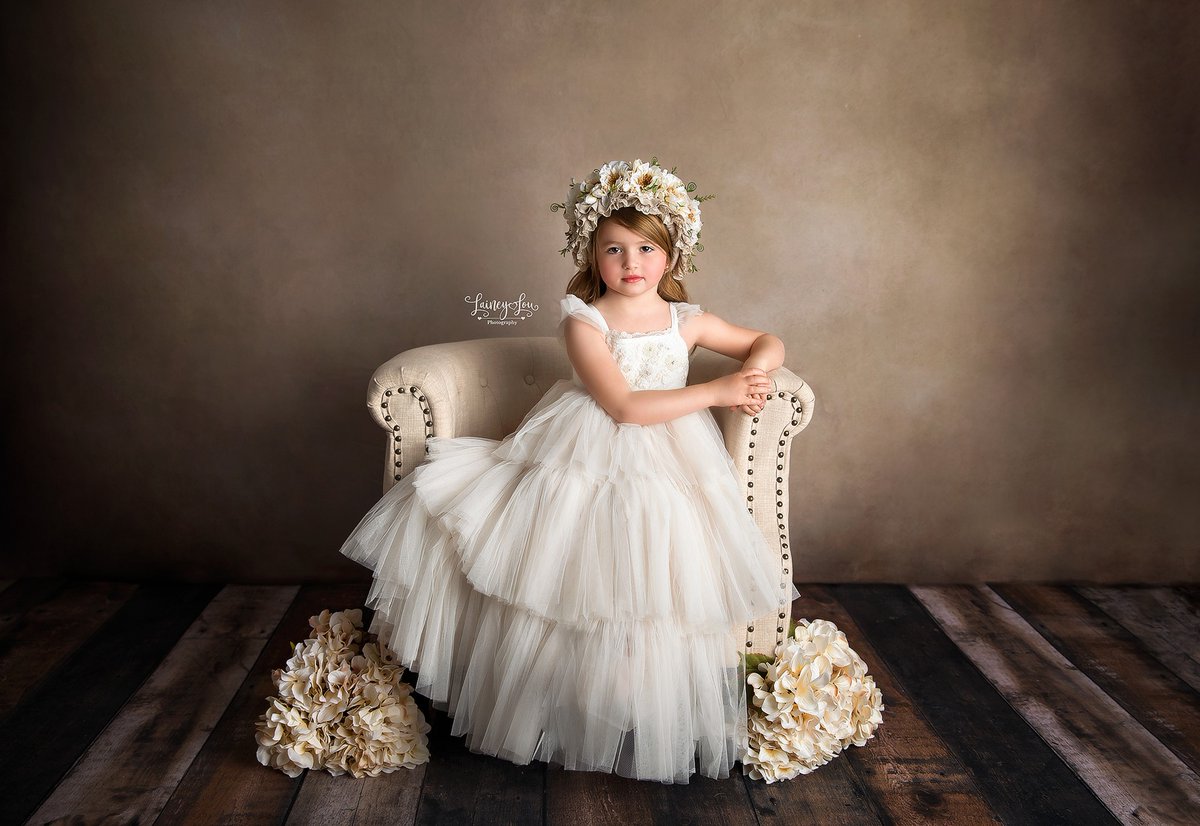HazySkiesDesign's tweet photo. Our fine art textured backdrops offer a simple, stylish way to add texture to your studio portraits. See our fine art textured backdrops at https://t.co/e9xYfoWOra
Featured #hsdbackdrops : Dolce
Photo by @laineylouphotography https://t.co/9DJq30DSDz