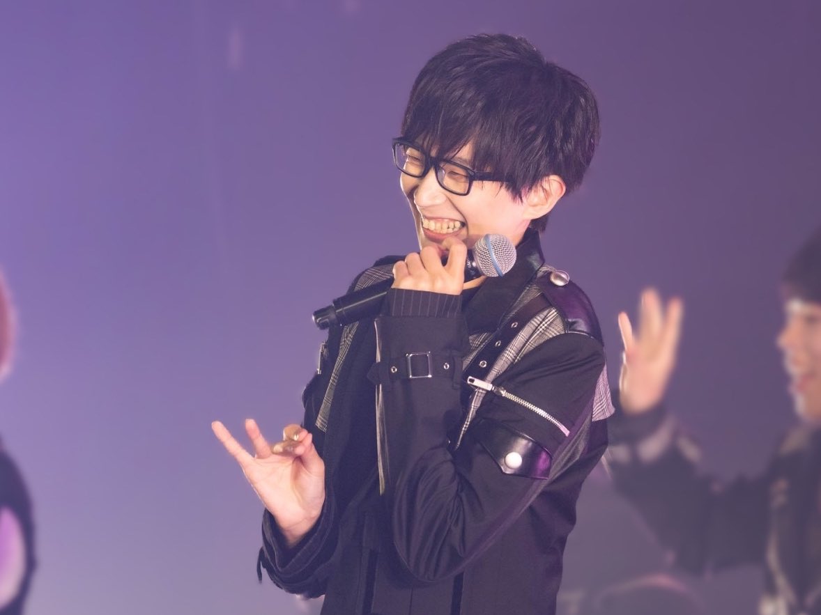 naruki_paragon's tweet photo. 改めてたくさんのお誕生日のお祝い
本当にありがとうございます💐💜
嬉しい時楽しい時は、一緒に喜んでくれて
悔しい時は、一緒に乗り越えてくれて。
そんなみんながいてくれるからまたこうしてアイドルとして誕生日を迎えられました。
これからもずっと、君の側にいさせてね。
#なるき聖誕祭2024 https://t.co/hrfckj8G2D