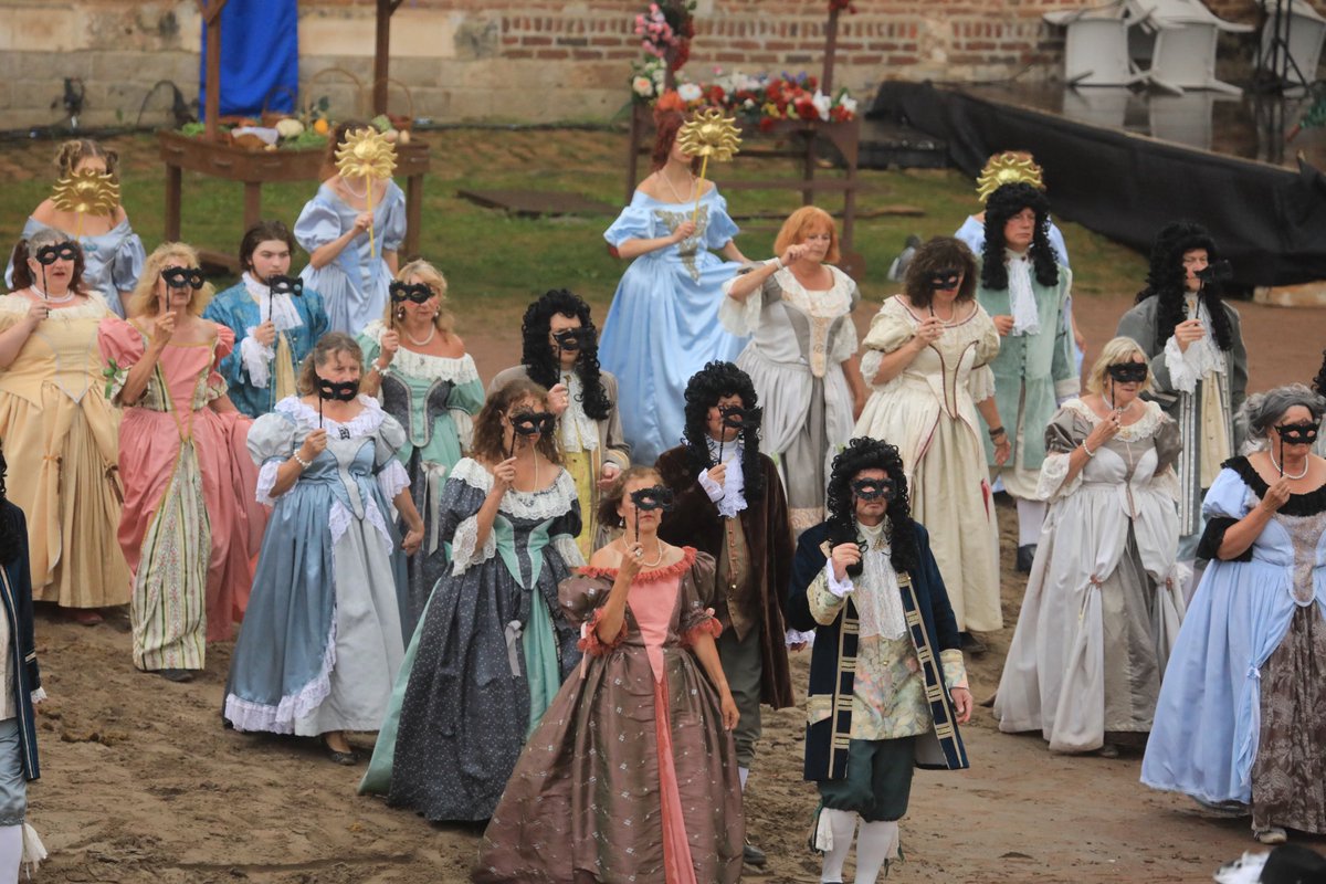 [Spectacle Vauban] 🐎 Le spectacle organisé par Artois Culture Nature retraçant l’histoire du marquis de Vauban et de la Citadelle d’Arras était au programme ce week-end et quelle réussite !

😁 Découvrez le spectacle en images

📸 Ville d'Arras - Julien Mellin 

#Arras