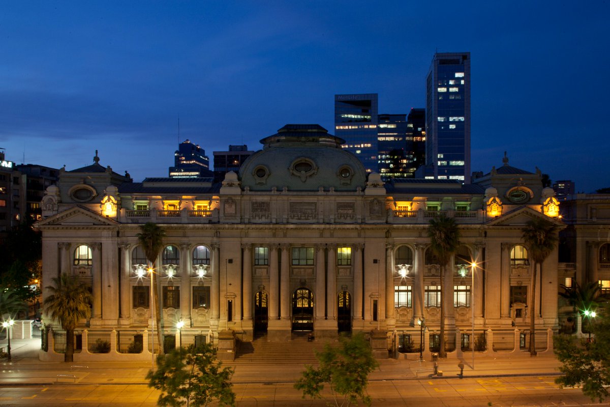 ✨️🎂 ¡Feliz 211° aniversario, <a href="/BNChile/">Biblioteca Nacional</a>! Desde su fundación el 19 de agosto de 1813, ha sido testigo privilegiado de nuestra historia republicana. Hoy celebramos su labor continua en enriquecer el conocimiento y el patrimonio cultural del país.