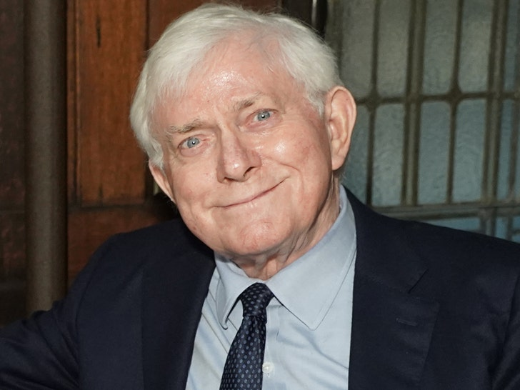 TMZ's tweet photo. Phil Donahue has died at 88. 💔 #RIP https://t.co/LrhQiMXDFg